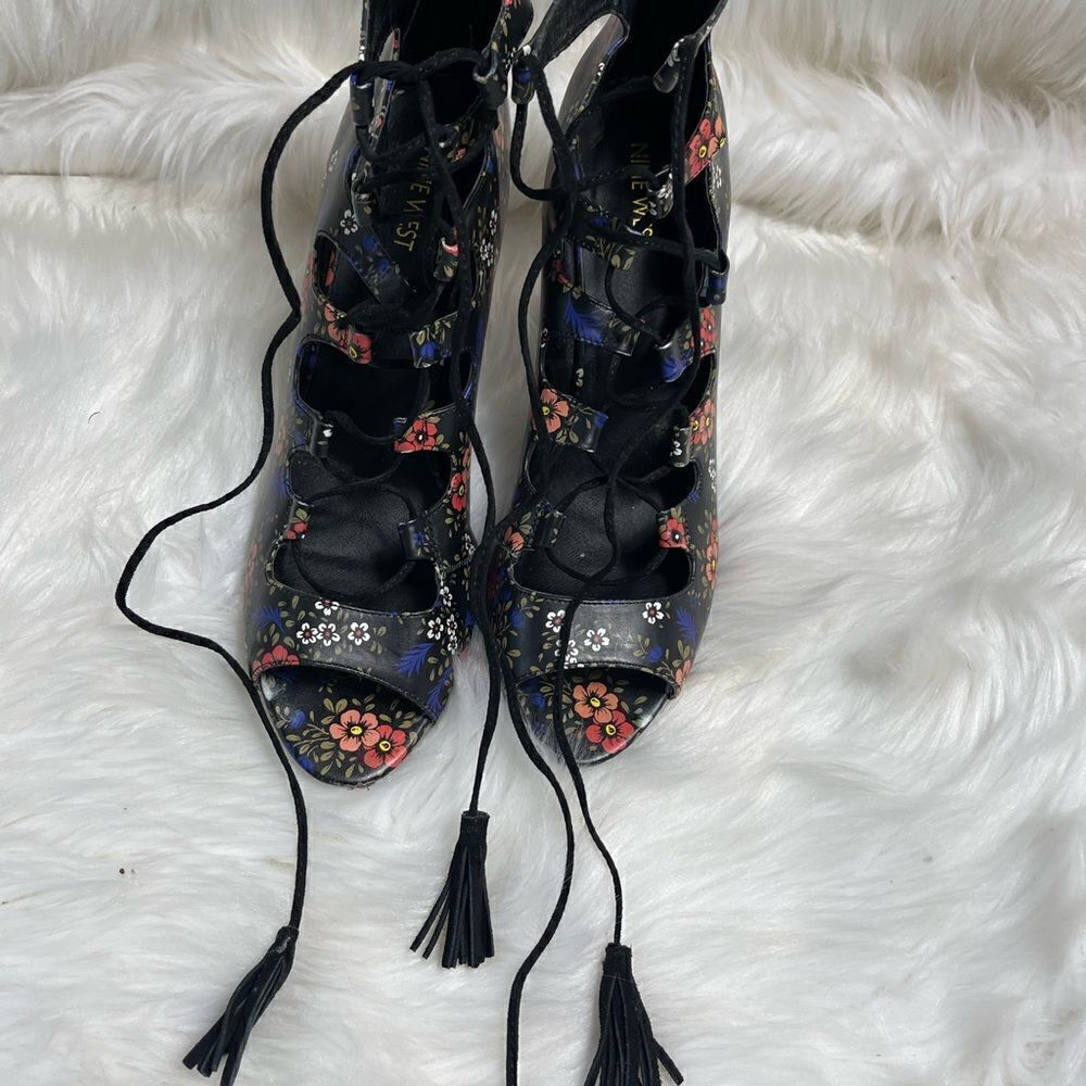 Nine West black multi color floral prints lace up sandals black tassels SZ12 - Picture 4 of 13